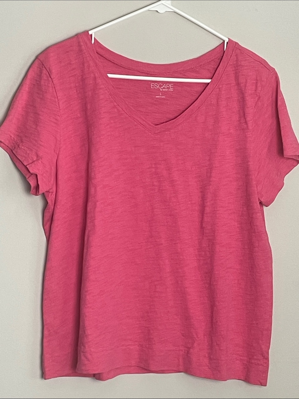 ESCAPE by Habitat Clothes- Hot Pink V-Neck Top -Short Sleeves- Size L